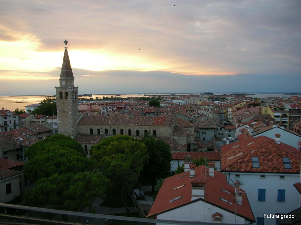 Capitol Apartments Grado Exteriér fotografie